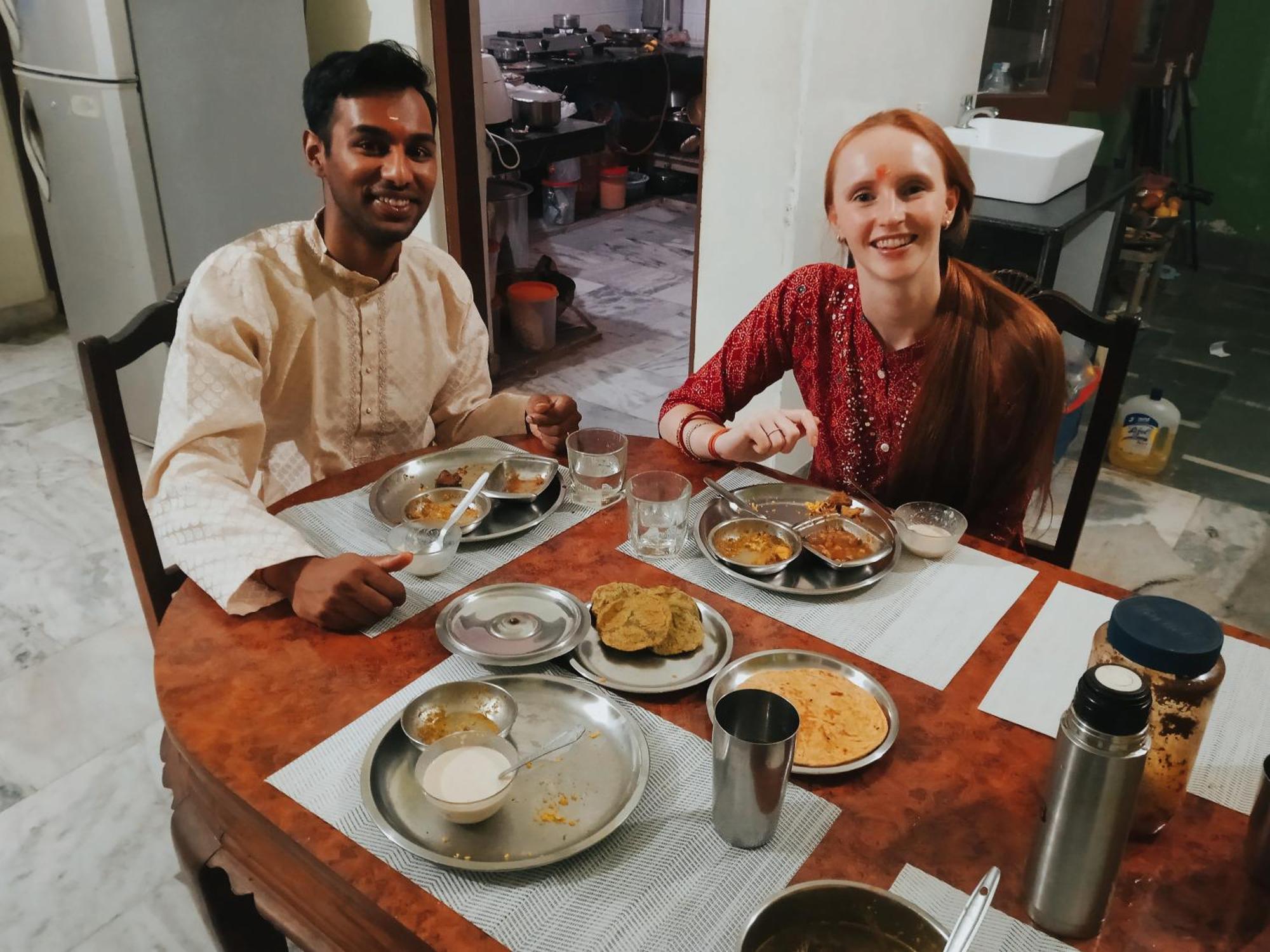Shanti Niketan Hostel And Homestay Varanasi Bagian luar foto